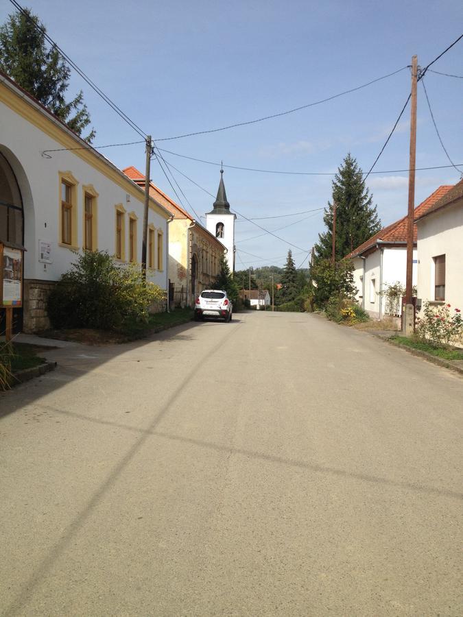 Levendula Porta Es Pajtaszinhaz Hotel Orfu Exterior photo
